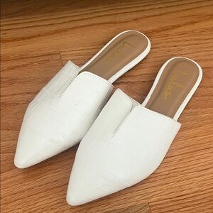 Lulu's White Textured Mules